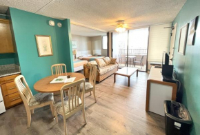 Royal Kuhio 1703 - Spacious Studio with Stunning Mountain Views in the Heart of Waikiki!